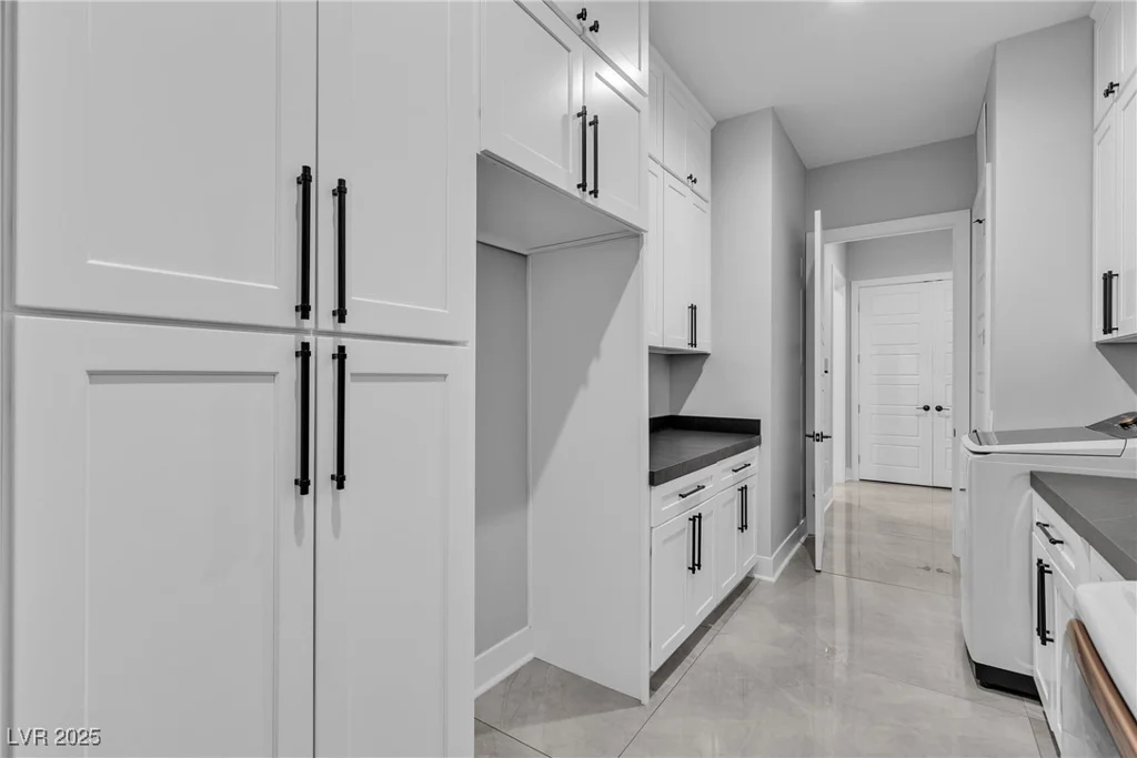 6235 Fort Apache, Las Vegas, NV 89149