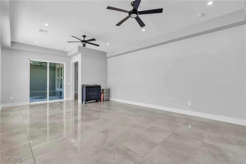 6235 Fort Apache, Las Vegas, NV 89149