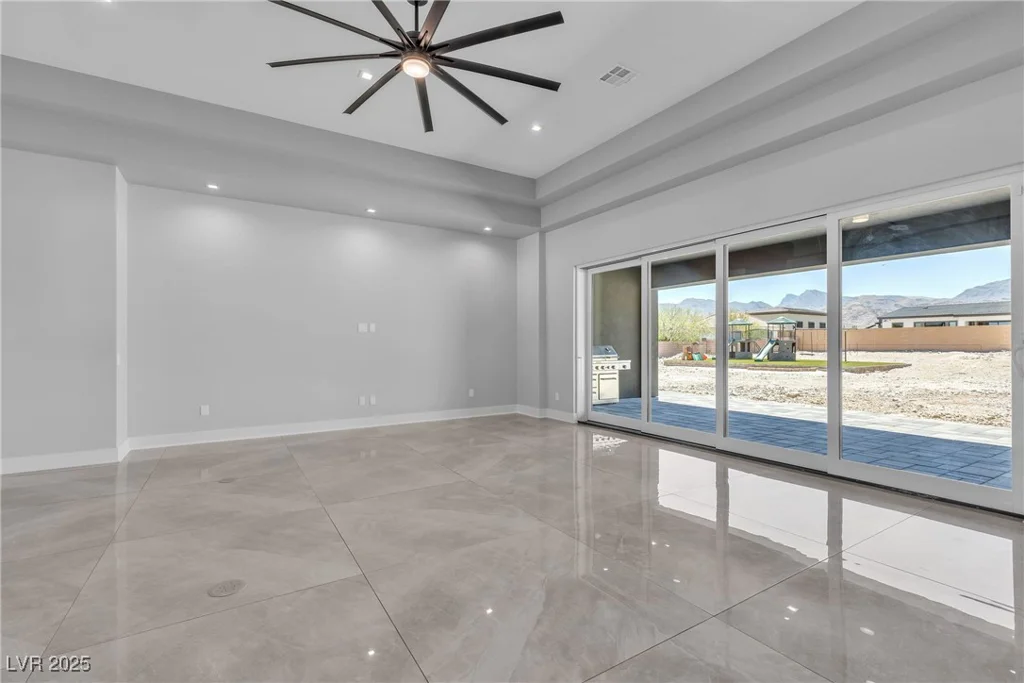 6235 Fort Apache, Las Vegas, NV 89149