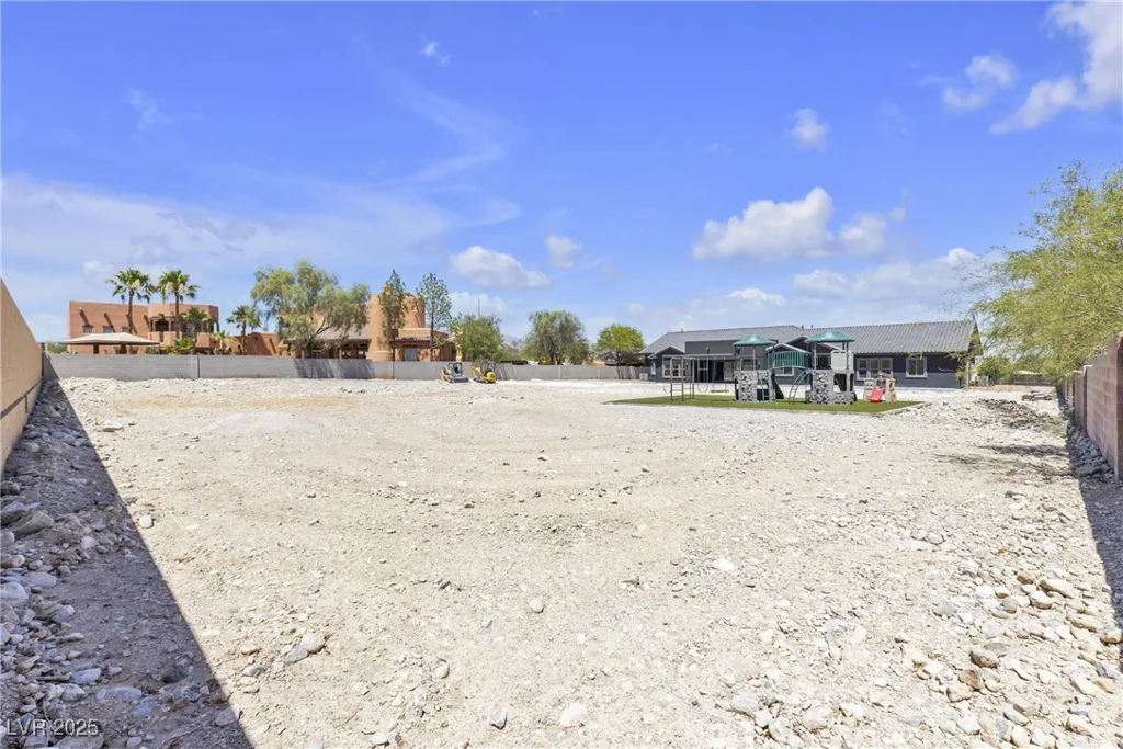 6235 Fort Apache, Las Vegas, NV 89149