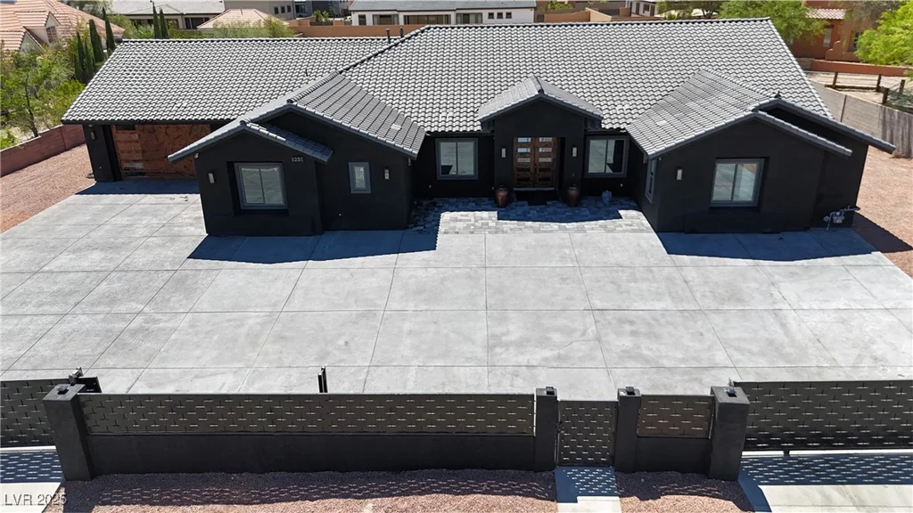 6235 Fort Apache, Las Vegas, NV 89149