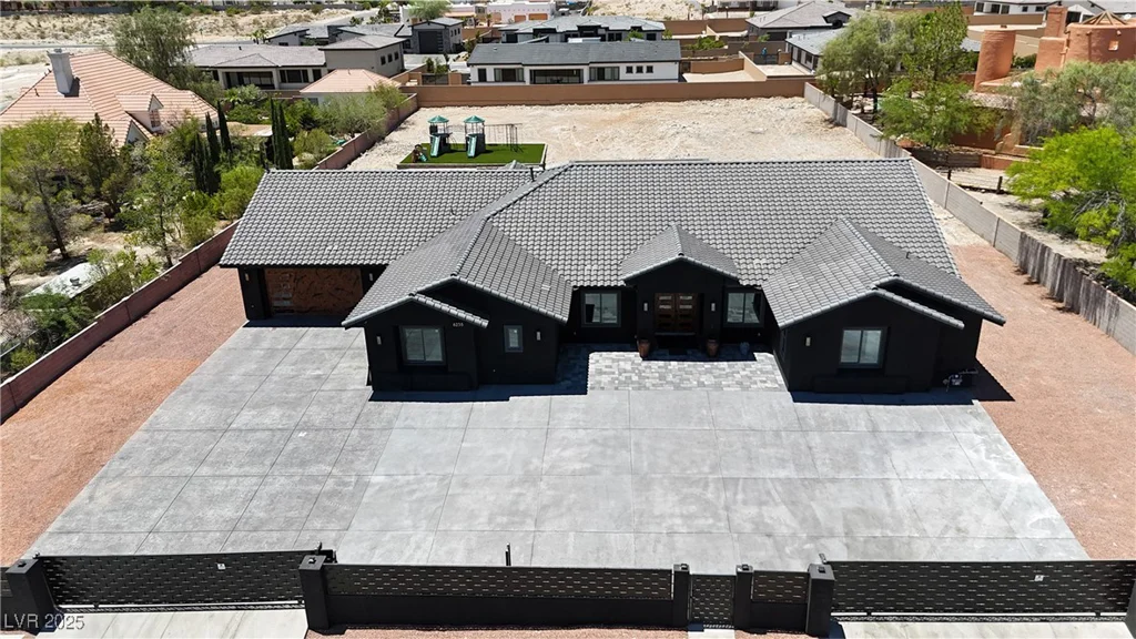 6235 Fort Apache, Las Vegas, NV 89149