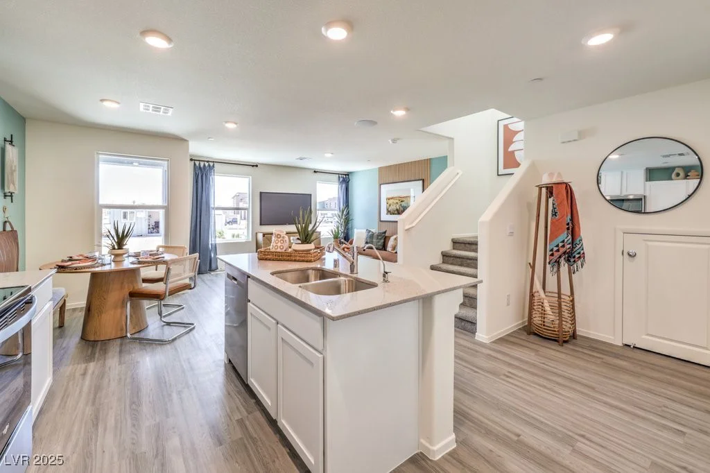 6165 Hibiscus Garden, North Las Vegas, NV 89081