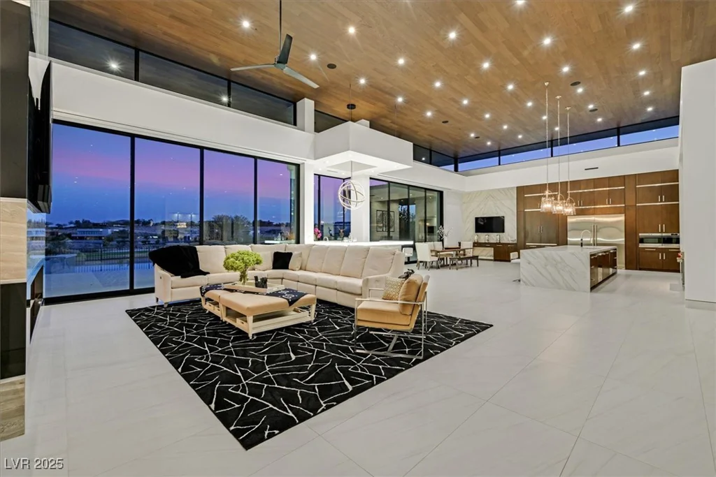 49 Crested Cloud, Las Vegas, NV 89135