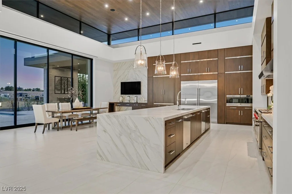 49 Crested Cloud, Las Vegas, NV 89135
