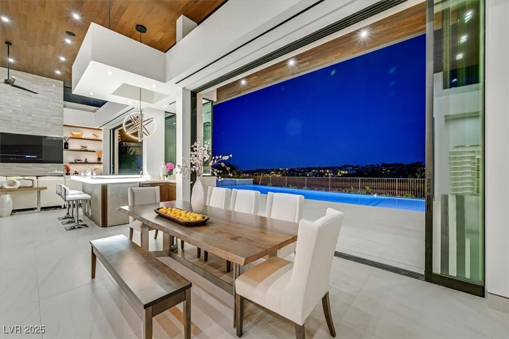 49 Crested Cloud, Las Vegas, NV 89135