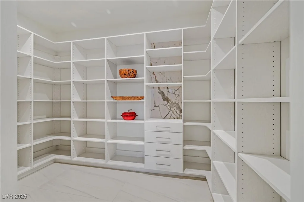49 Crested Cloud, Las Vegas, NV 89135