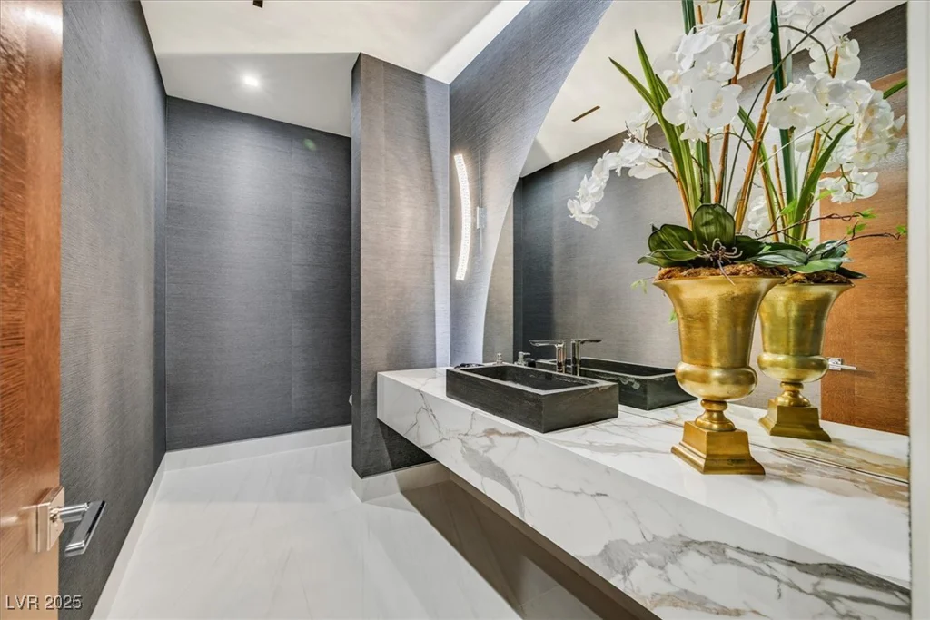49 Crested Cloud, Las Vegas, NV 89135