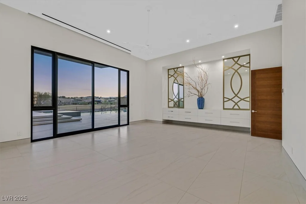 49 Crested Cloud, Las Vegas, NV 89135