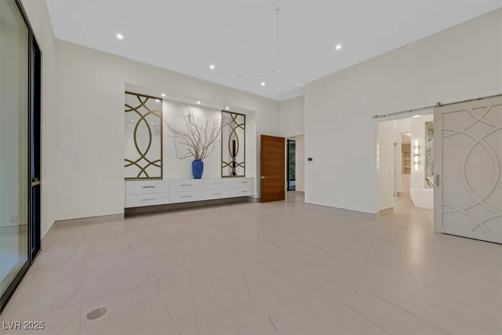 49 Crested Cloud, Las Vegas, NV 89135