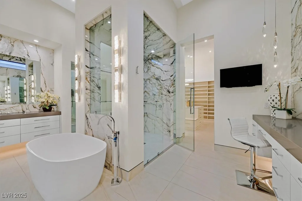 49 Crested Cloud, Las Vegas, NV 89135