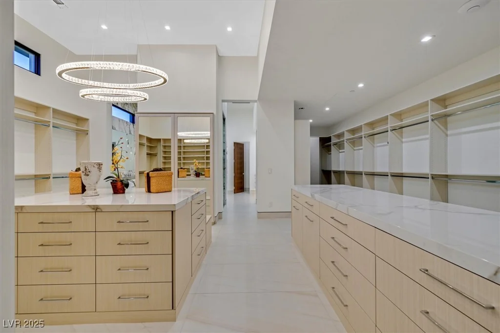 49 Crested Cloud, Las Vegas, NV 89135