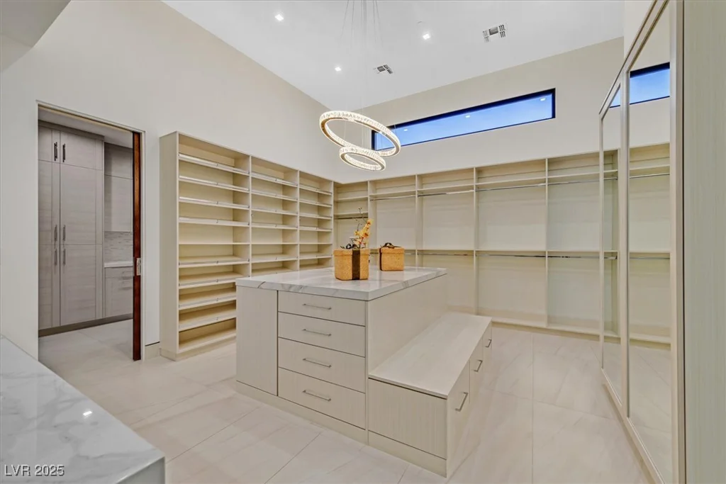 49 Crested Cloud, Las Vegas, NV 89135