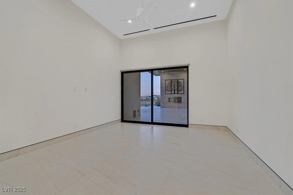 49 Crested Cloud, Las Vegas, NV 89135