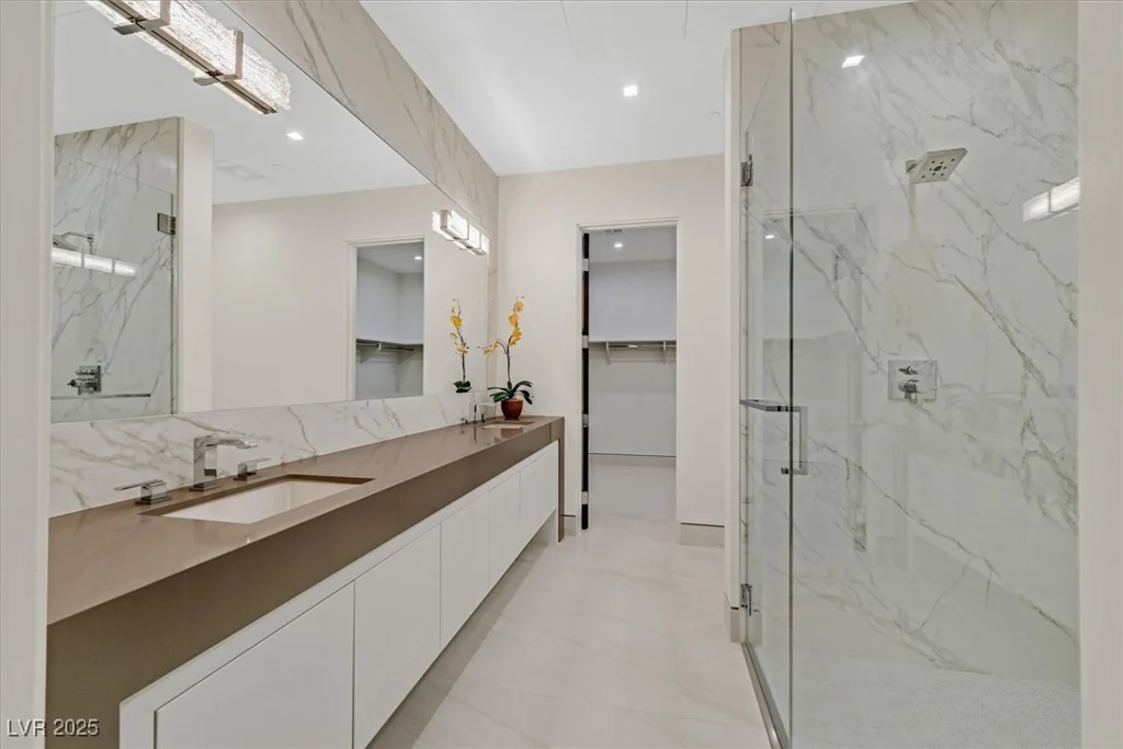 49 Crested Cloud, Las Vegas, NV 89135