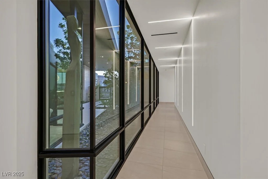 49 Crested Cloud, Las Vegas, NV 89135
