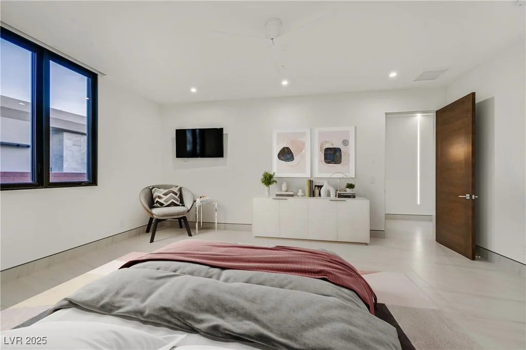49 Crested Cloud, Las Vegas, NV 89135