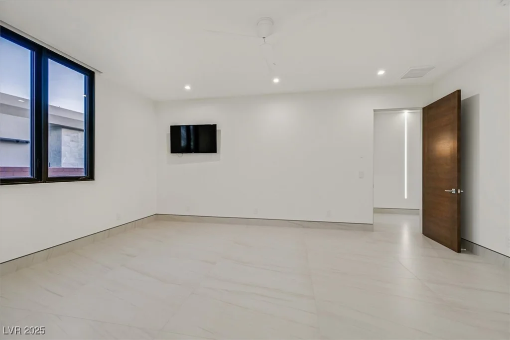 49 Crested Cloud, Las Vegas, NV 89135