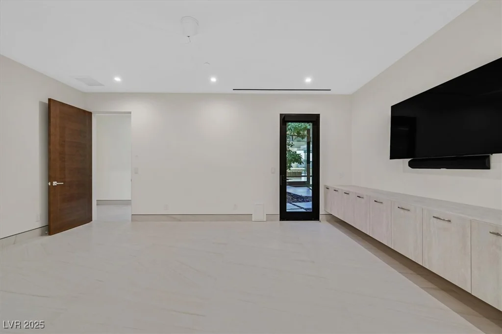 49 Crested Cloud, Las Vegas, NV 89135
