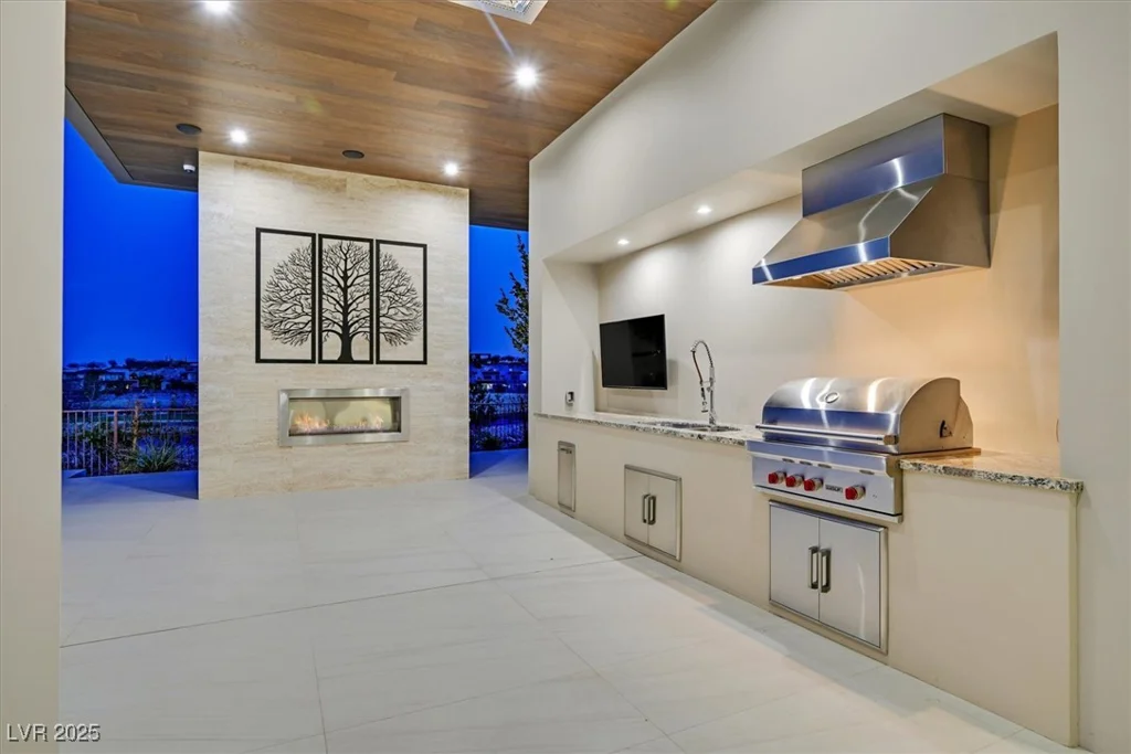 49 Crested Cloud, Las Vegas, NV 89135