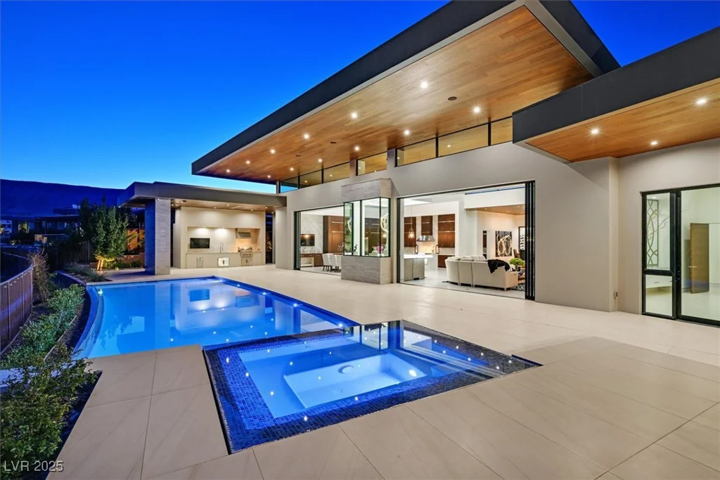 49 Crested Cloud, Las Vegas, NV 89135
