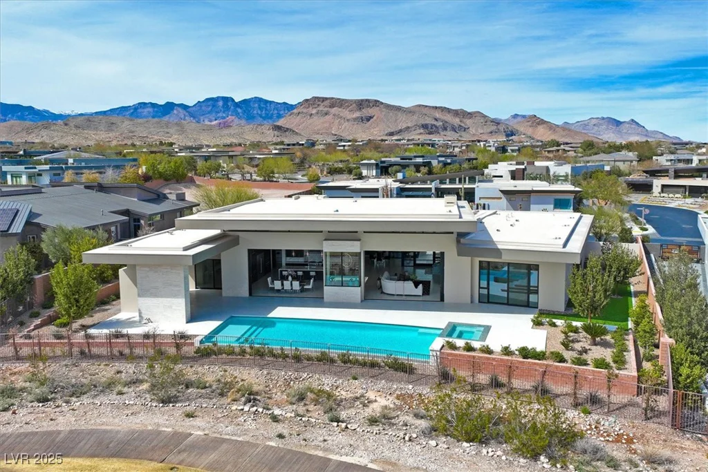 49 Crested Cloud, Las Vegas, NV 89135