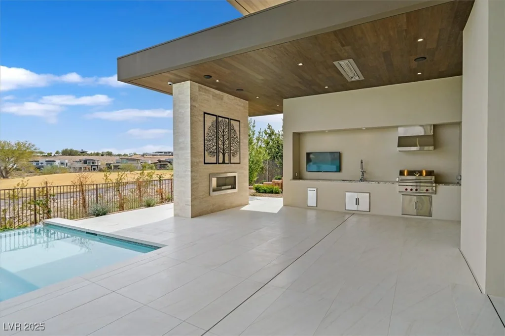 49 Crested Cloud, Las Vegas, NV 89135