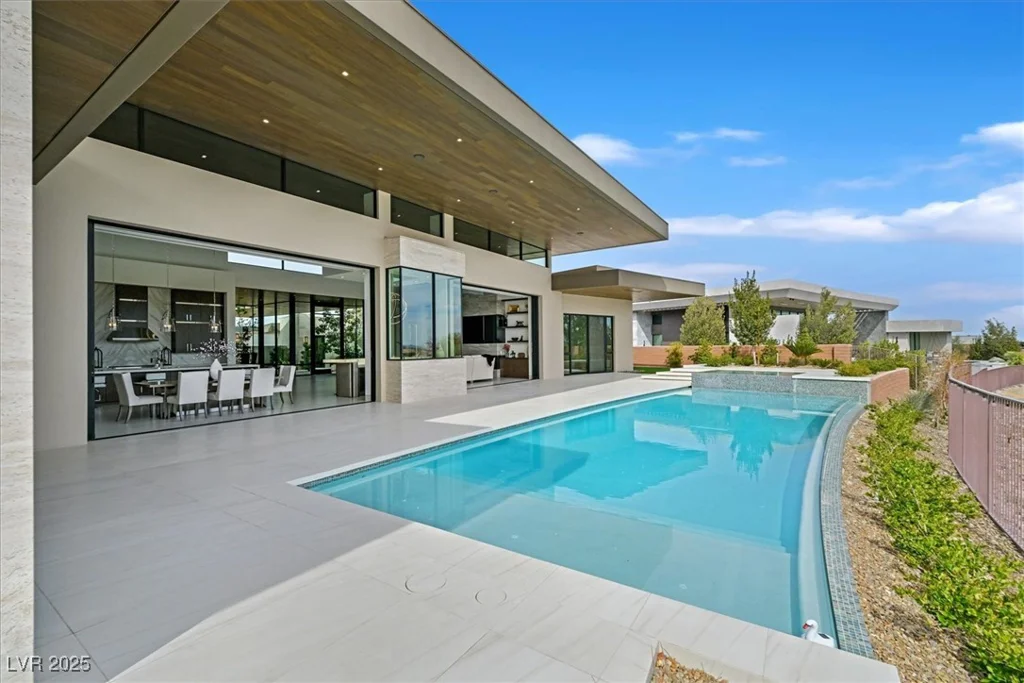 49 Crested Cloud, Las Vegas, NV 89135