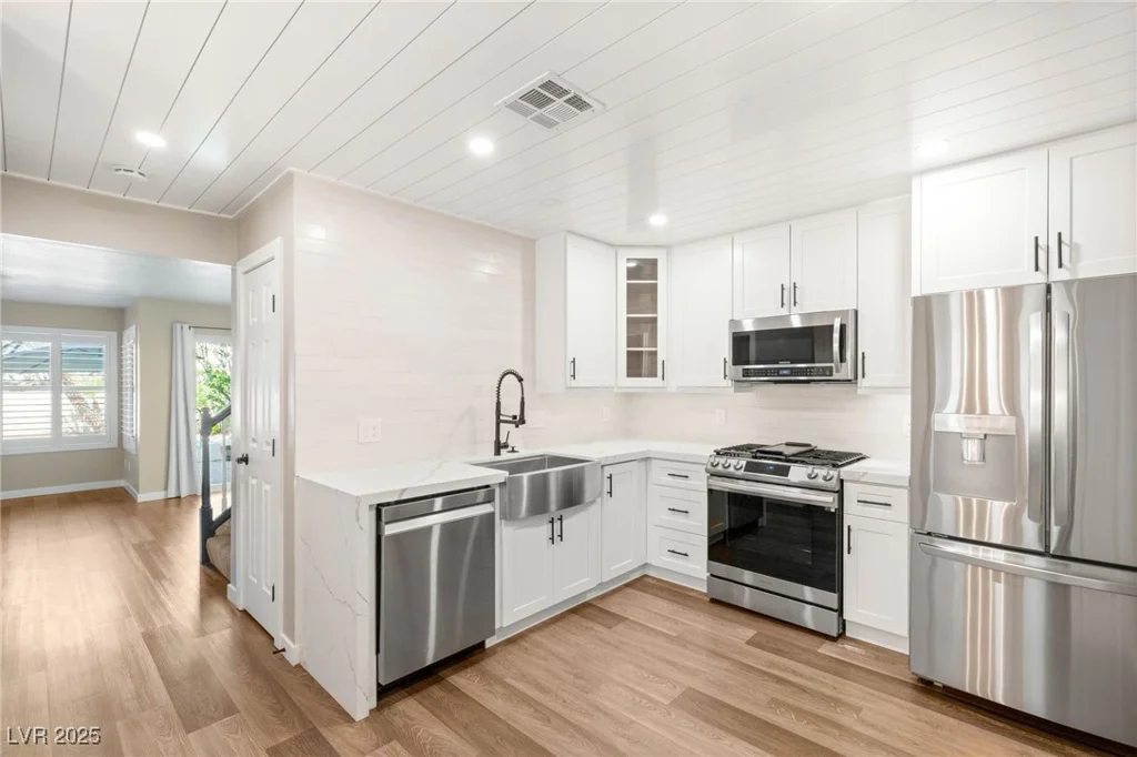 1125 Lumina, Las Vegas, NV 89117