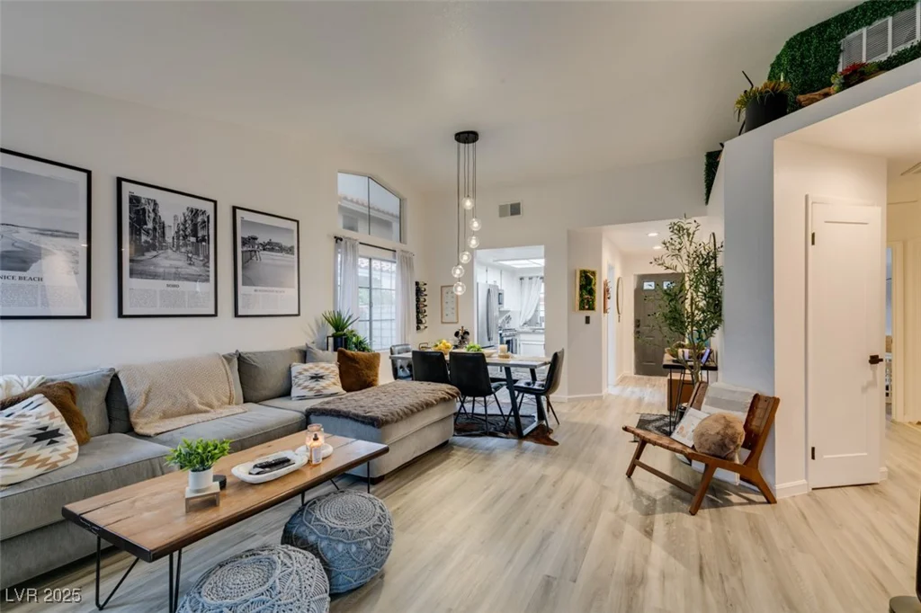 640 Thornewood, Las Vegas, NV 89123