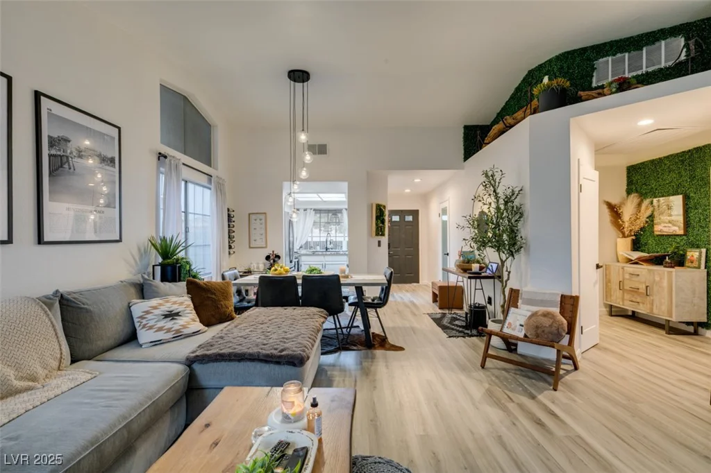 640 Thornewood, Las Vegas, NV 89123