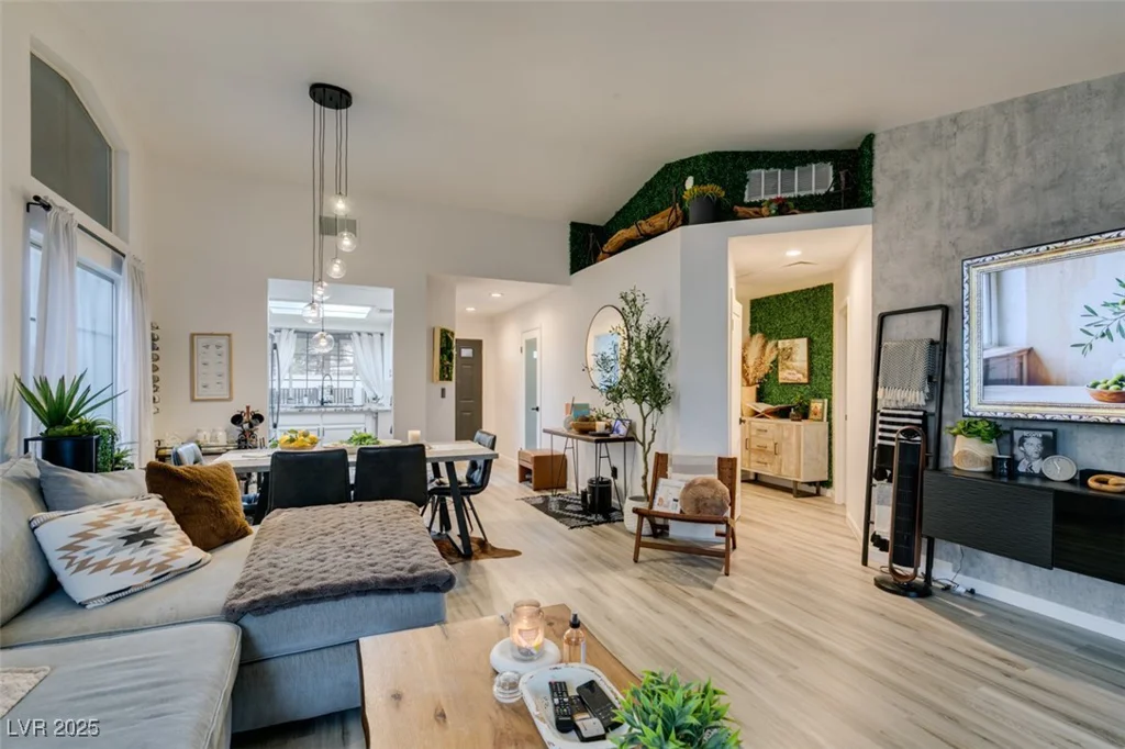 640 Thornewood, Las Vegas, NV 89123
