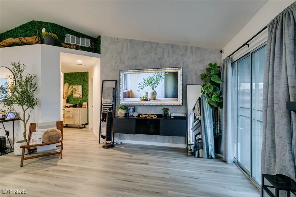 640 Thornewood, Las Vegas, NV 89123
