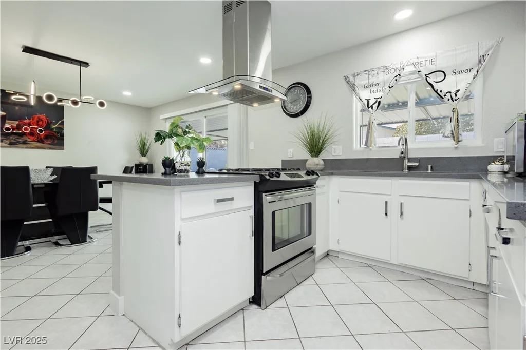 4492 Rita, Las Vegas, NV 89121