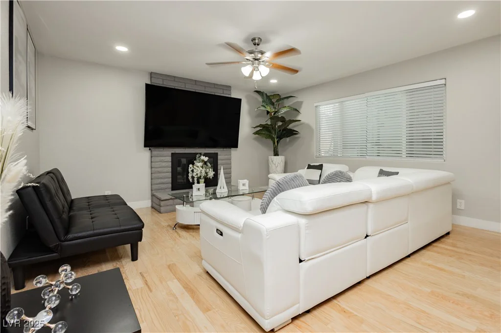 4492 Rita, Las Vegas, NV 89121
