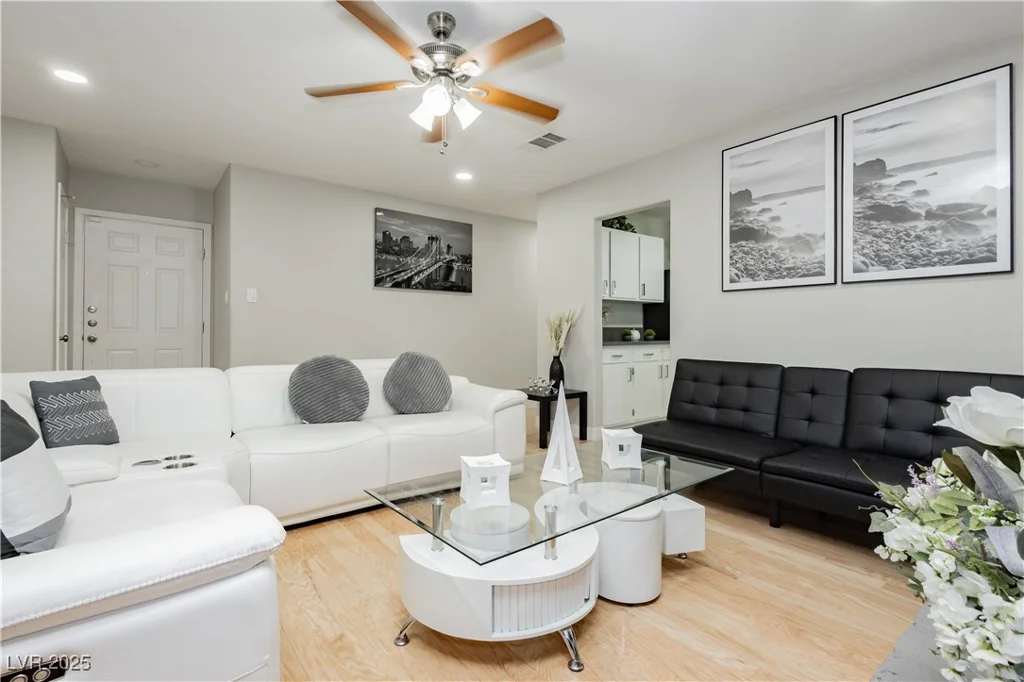 4492 Rita, Las Vegas, NV 89121