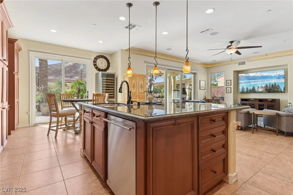 14 Benevolo, Henderson, NV 89011