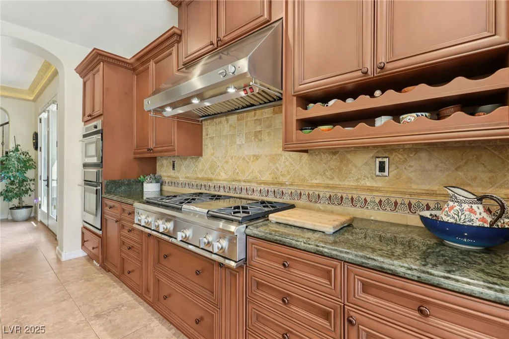 14 Benevolo, Henderson, NV 89011