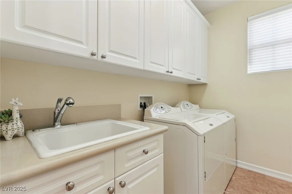14 Benevolo, Henderson, NV 89011