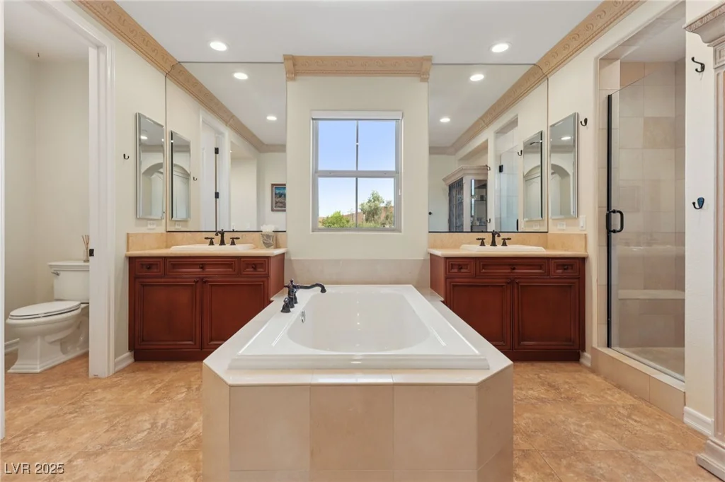 14 Benevolo, Henderson, NV 89011