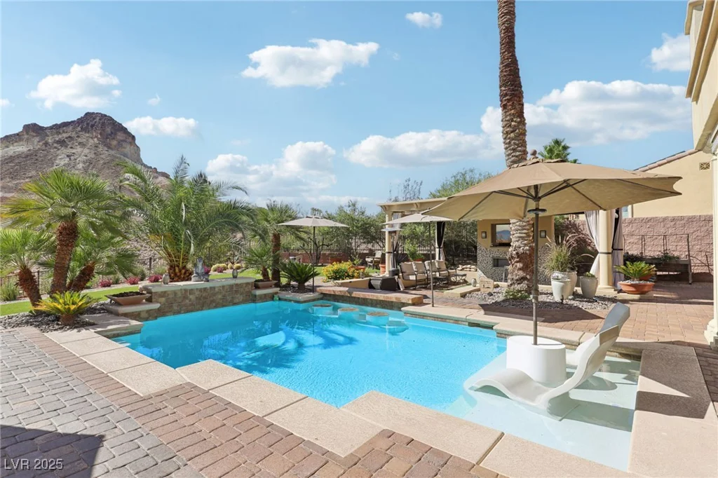 14 Benevolo, Henderson, NV 89011