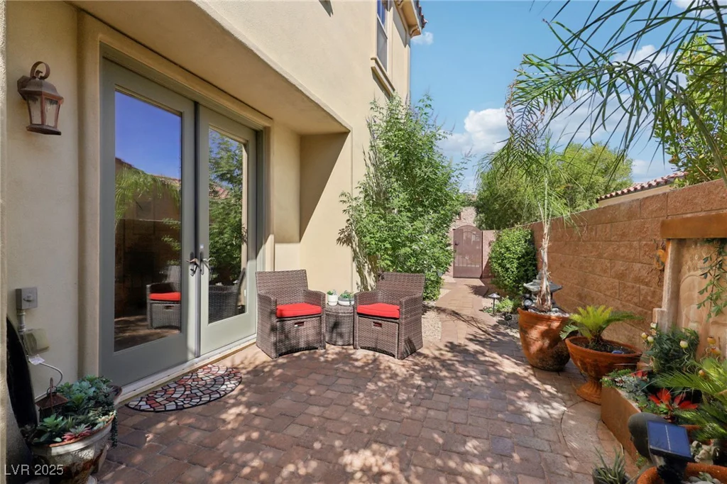 14 Benevolo, Henderson, NV 89011
