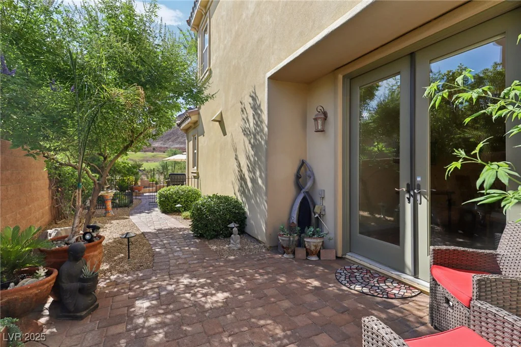 14 Benevolo, Henderson, NV 89011
