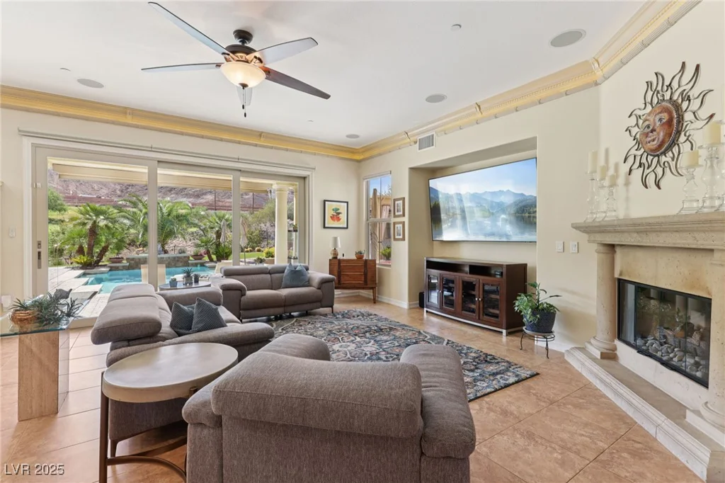 14 Benevolo, Henderson, NV 89011