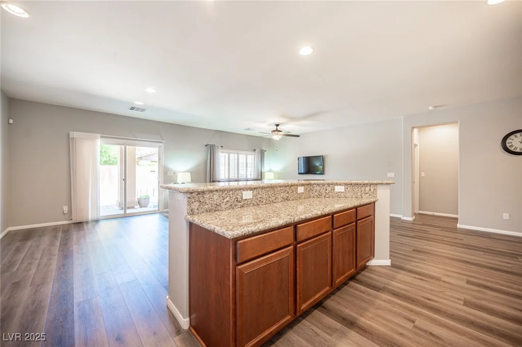 7252 Blowing Breeze, Las Vegas, NV 89179