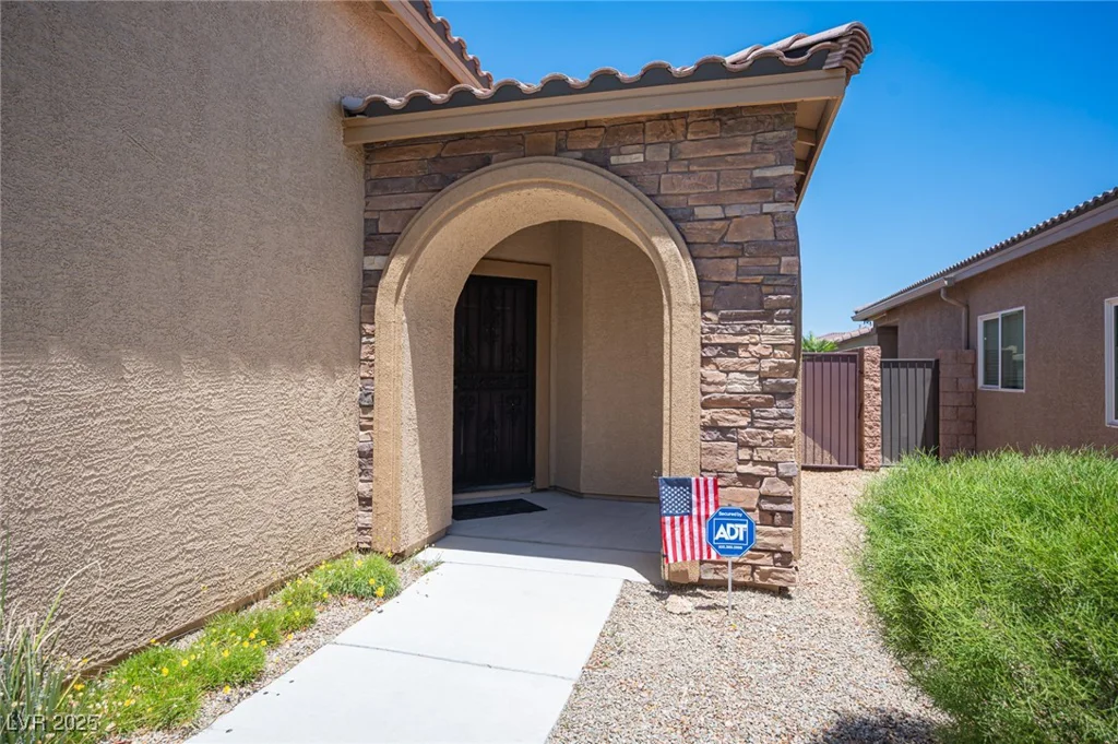 7252 Blowing Breeze, Las Vegas, NV 89179