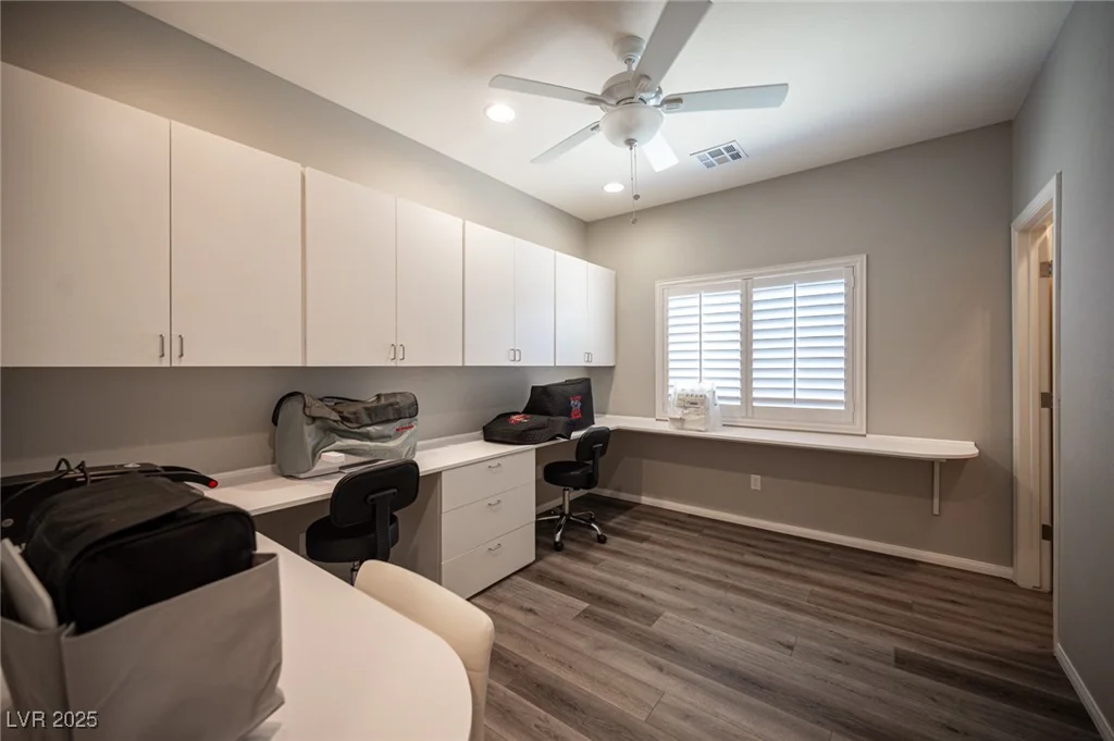 7252 Blowing Breeze, Las Vegas, NV 89179