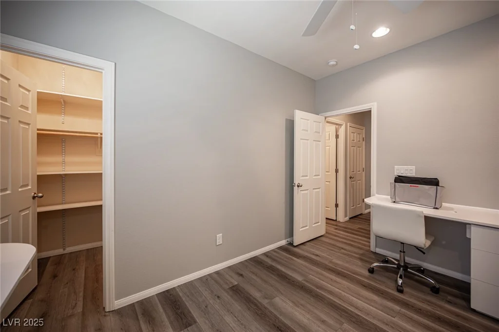 7252 Blowing Breeze, Las Vegas, NV 89179