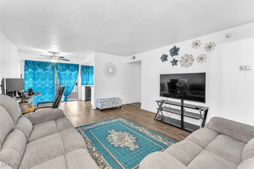 1405 Vegas Valley, Las Vegas, NV 89169