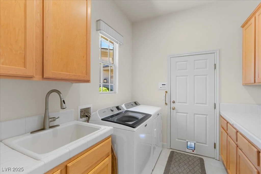 3048 Red Arrow, Las Vegas, NV 89135